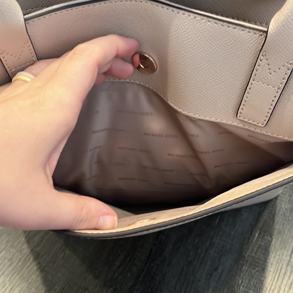 Blush Michale Kors Leather Tote - Picture 3 of 6